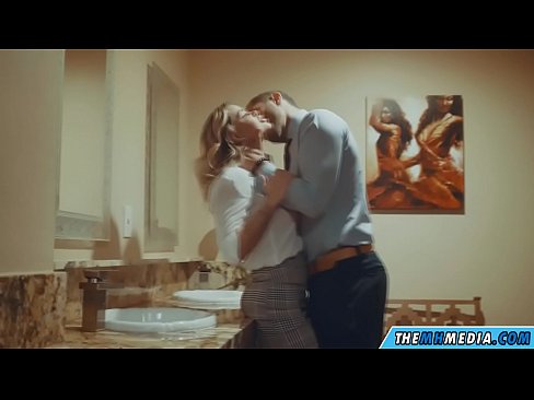 ❤️ Nuair a mheallann blonde busty tú i seomra scíthe poiblí ☑  Porn  ag porn % ga.milfnut-net.ru%  ☑